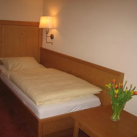 Hotel Lindenhof 3*