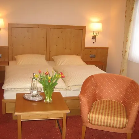 Hotel Lindenhof 3*