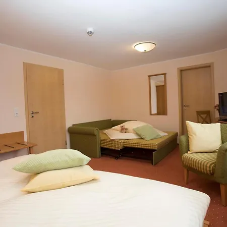 Lindenhof Hotel 3*